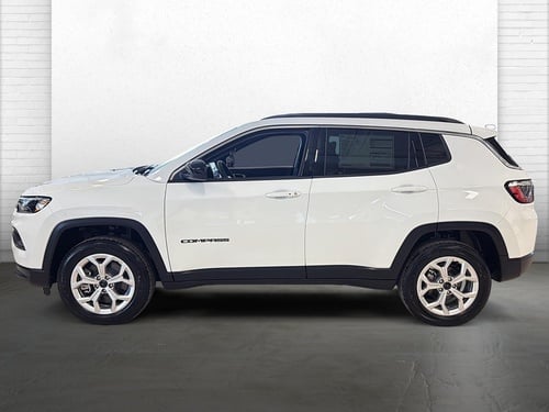 Jeep Compass North 2026 extérieur vue du côté conducteur
