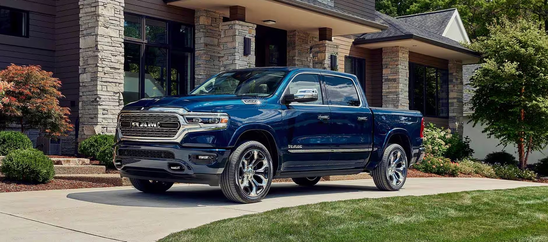 explore the 2023 Ram 1500 at Unique Chrysler Burlington, Ontario