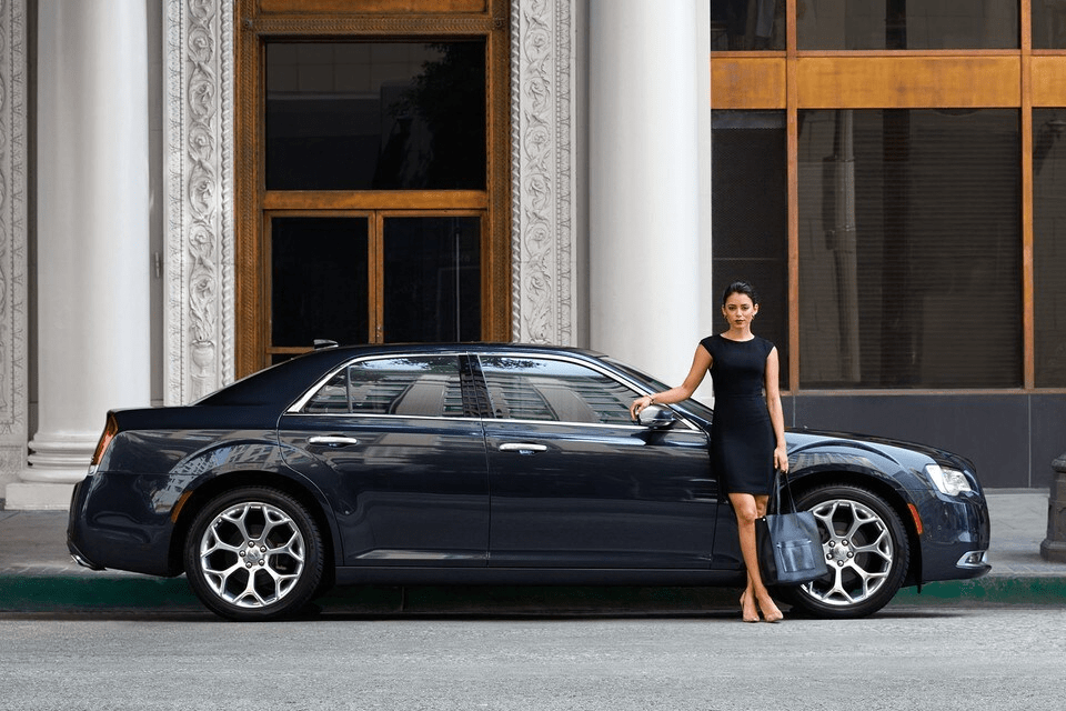 2019 chrysler 300 exterior side