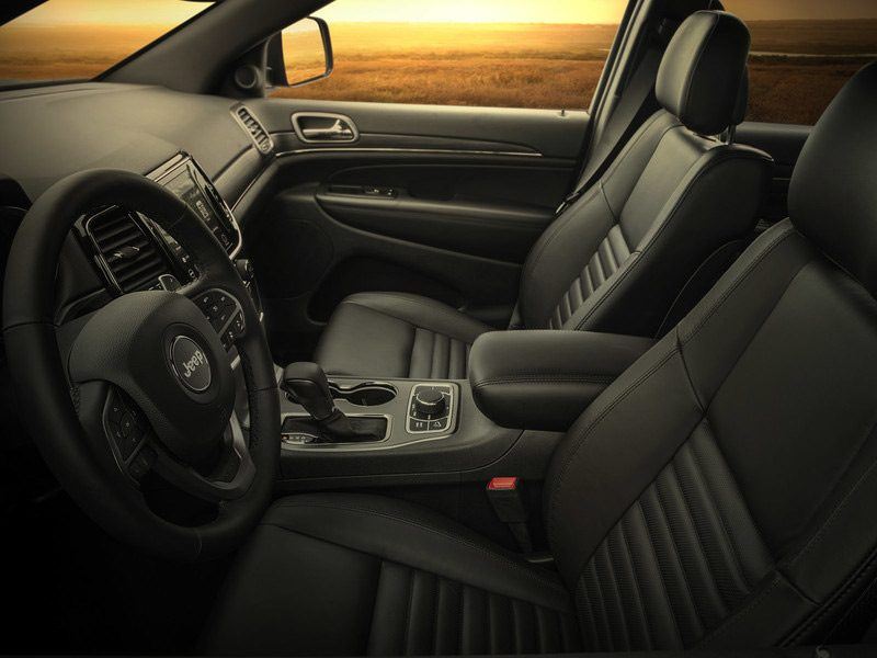 2020 jeep grand cherokee interior