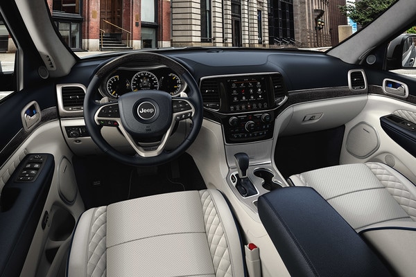 2021 Jeep Grand Cherokee Interior - Yorkton Dodge