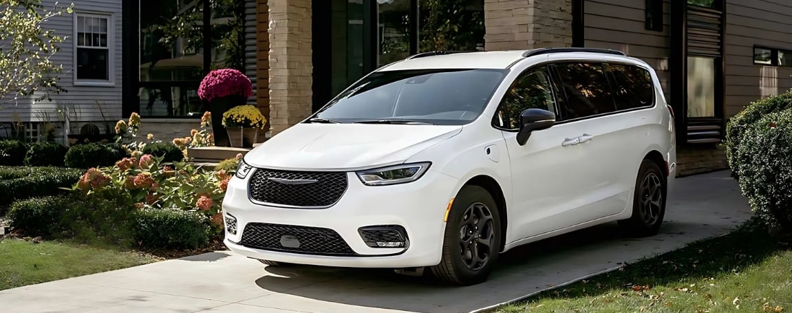 Chrysler Pacifica Hybrid: Canada’s Smartest Minivan