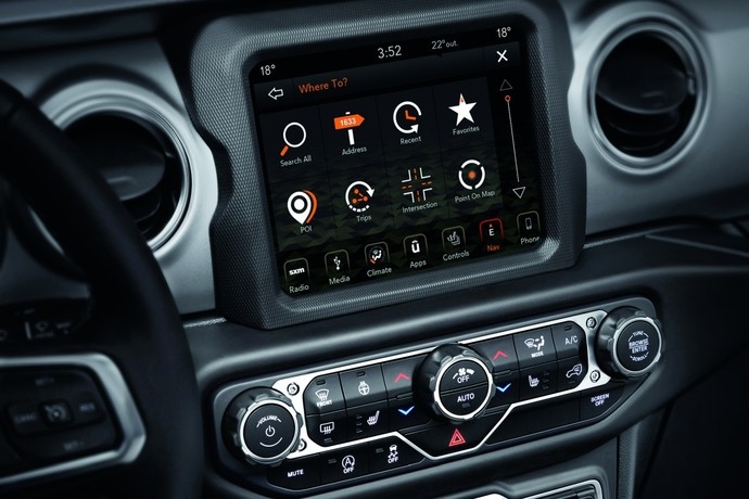 2020 Jeep Wrangler Interior Tech uconnect sirius