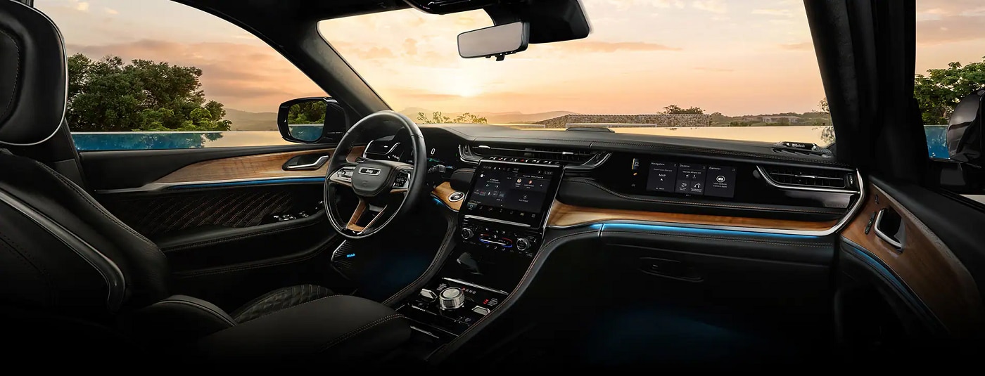 2023 Grand Cherokee Interior