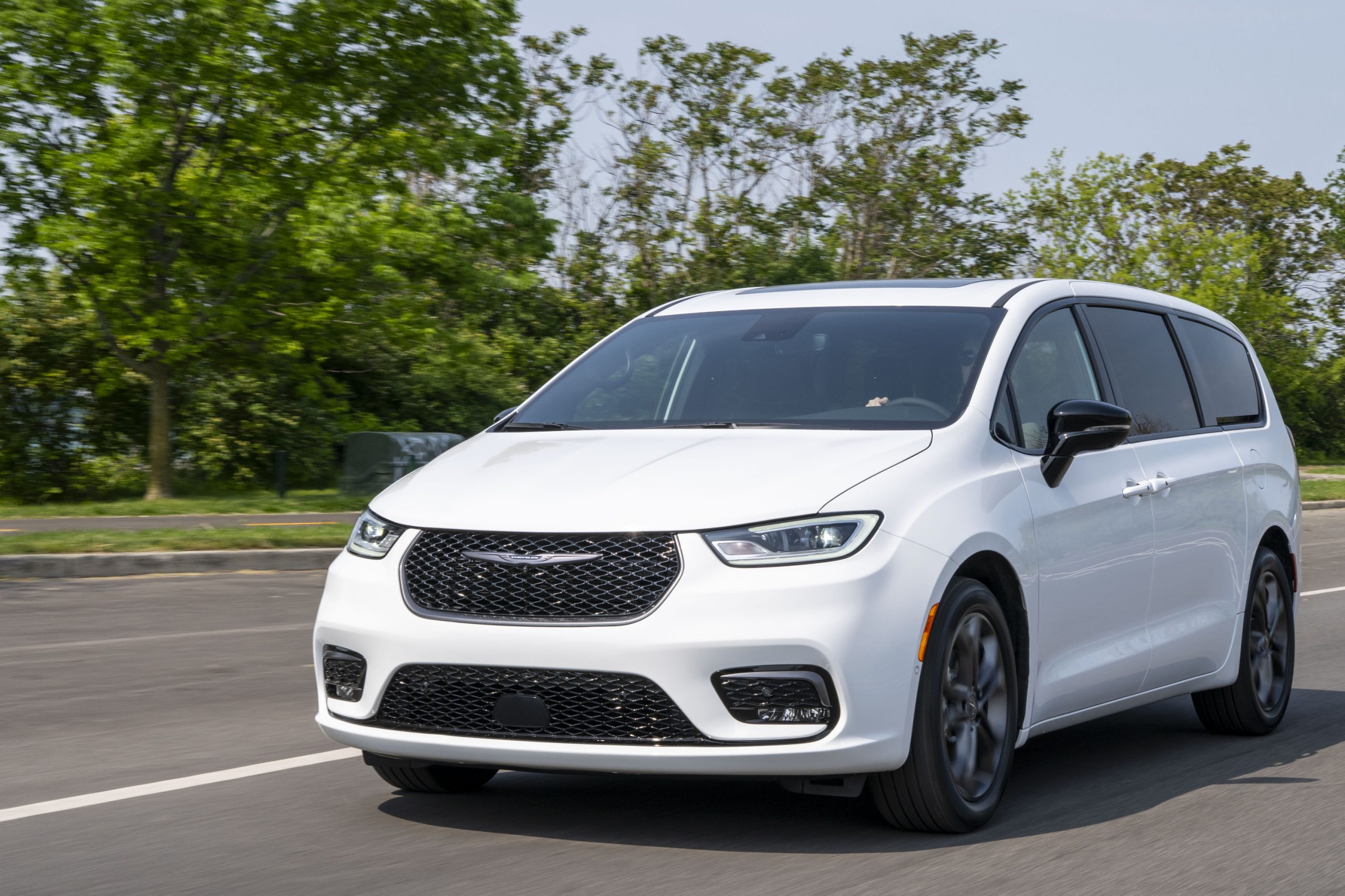2026 Chrysler Pacifica 100th Anniversary Edition slider_widget-22-5