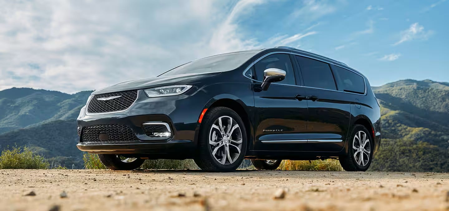 MY25-CH-Pacifica-Gas-Overview-QV-Gallery-Expanded-Image-06-Desktop slider_widget-21-1