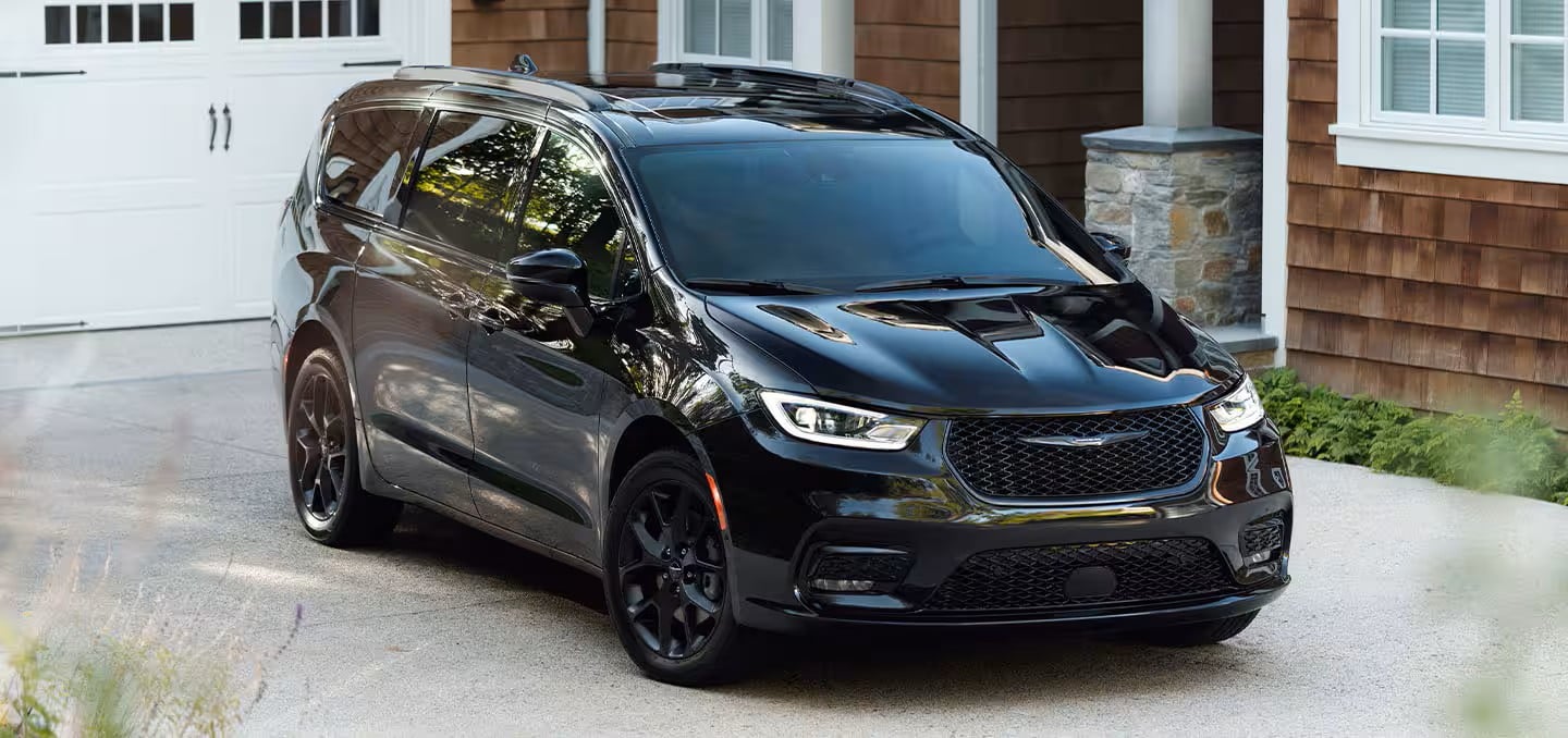 MY25-CH-Pacifica-Gas-Overview-QV-Gallery-Image-04-Expanded-Desktop slider_widget-21-0