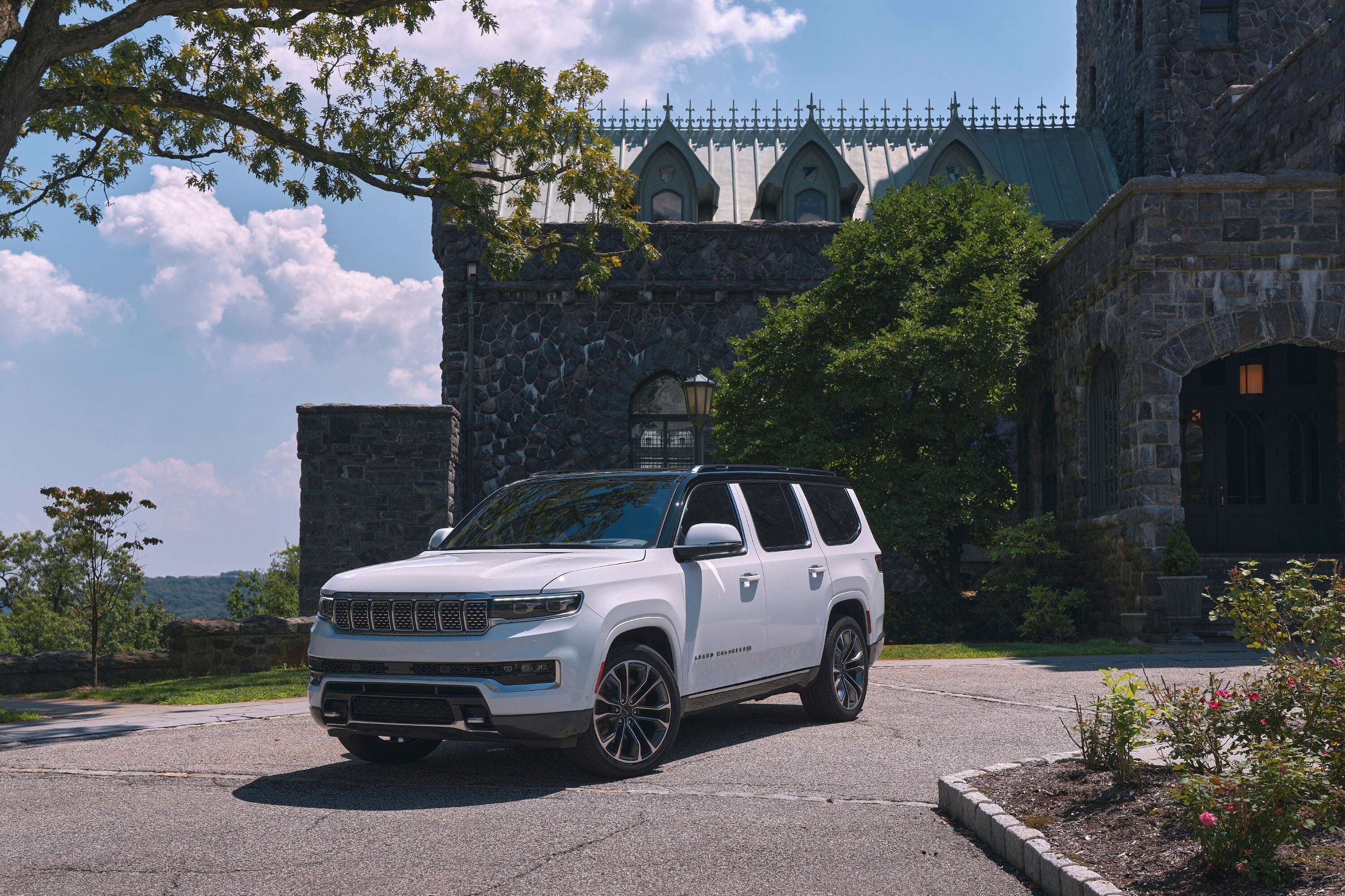 2022 Jeep Grand Wagoneer Exterior