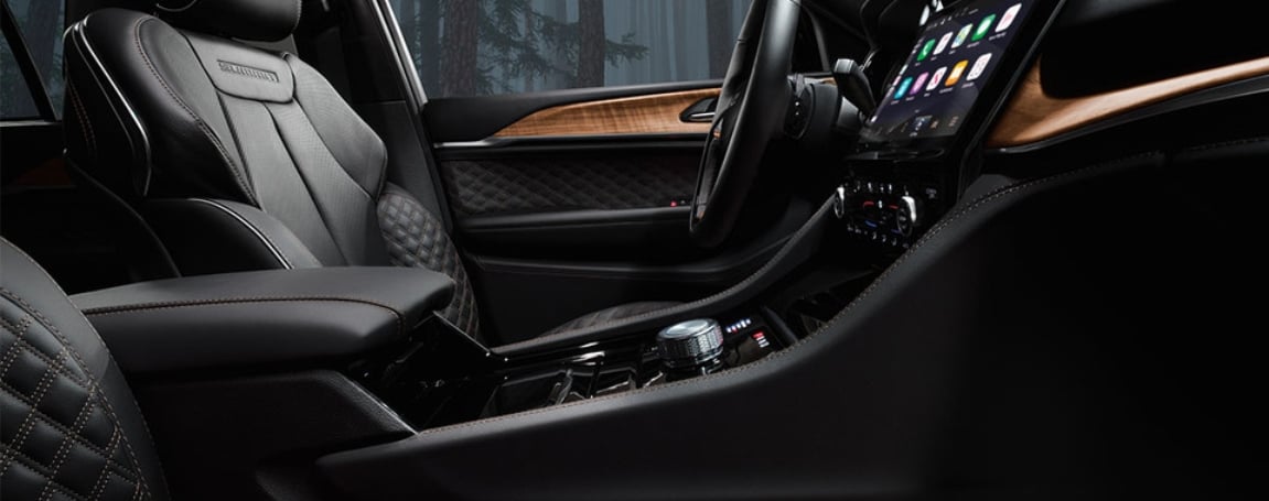 Inside the 2025 Jeep Grand Cherokee: Calgary’s New Standard for SUV Luxury