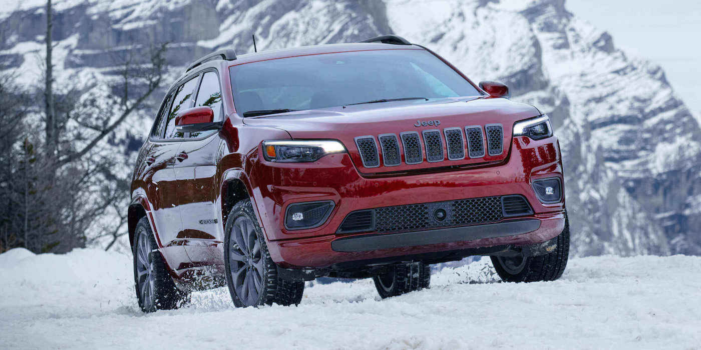 2022 Jeep Cherokee on snow