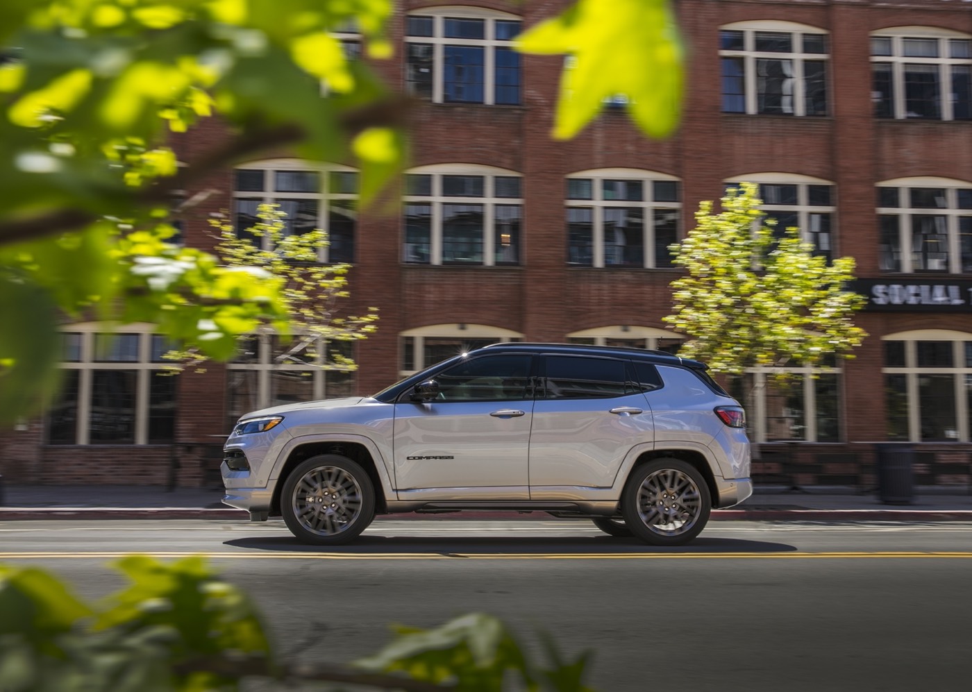 vue latérale du Jeep Compass High Altitude 2022