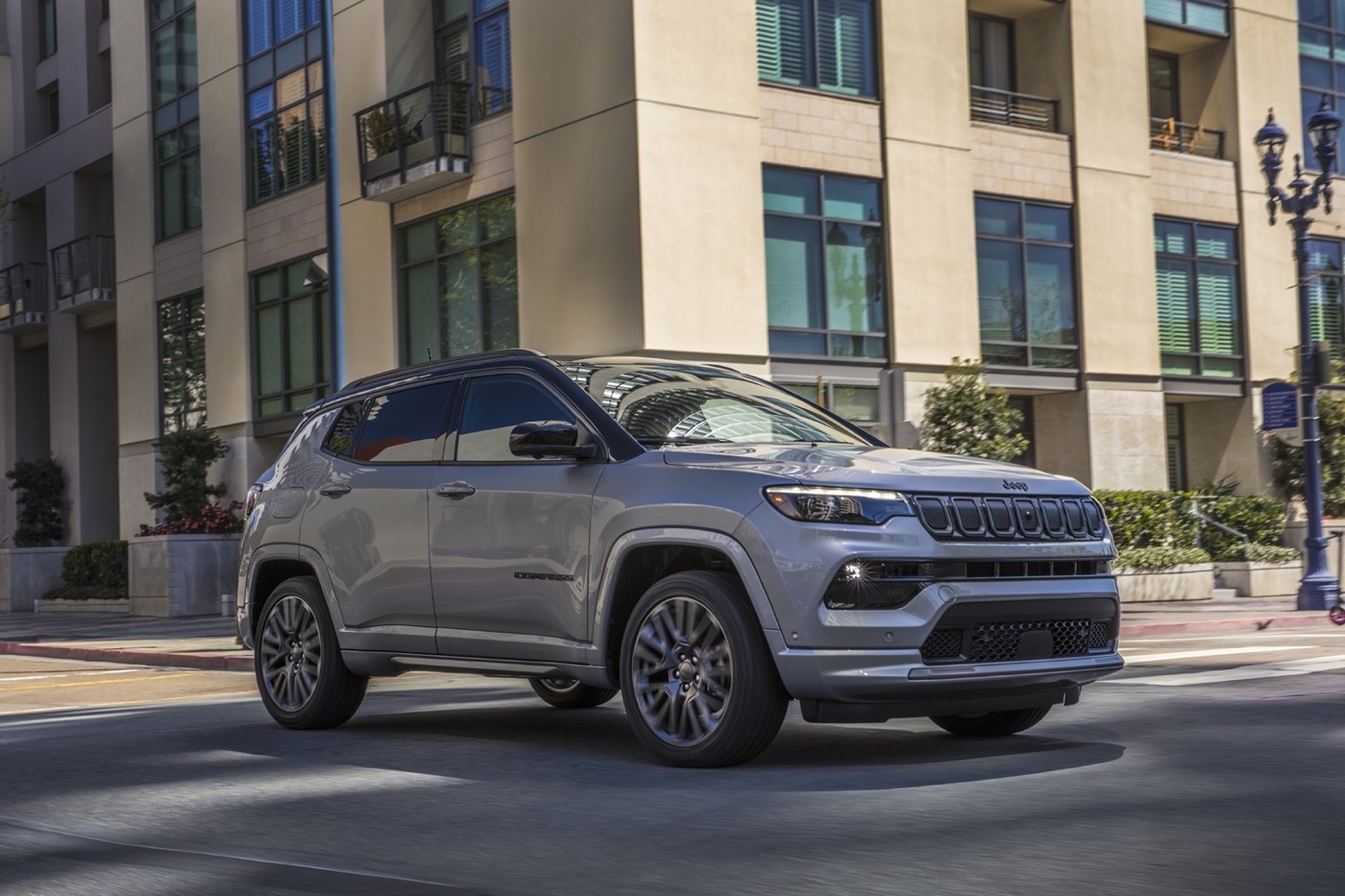vue trois quart avant du Jeep Compass High Altitude 2022